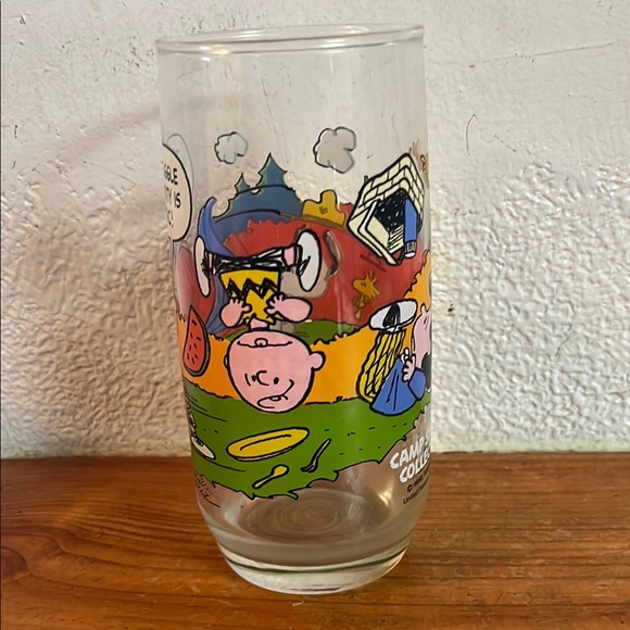 Peanuts Cartoon Glass with Colorful Design - Picture 2 of 8